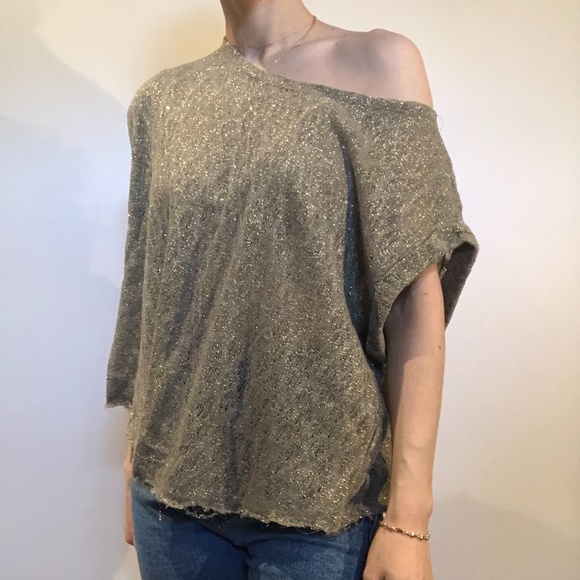 Gold and sparkly top. - Picture 2 of 6